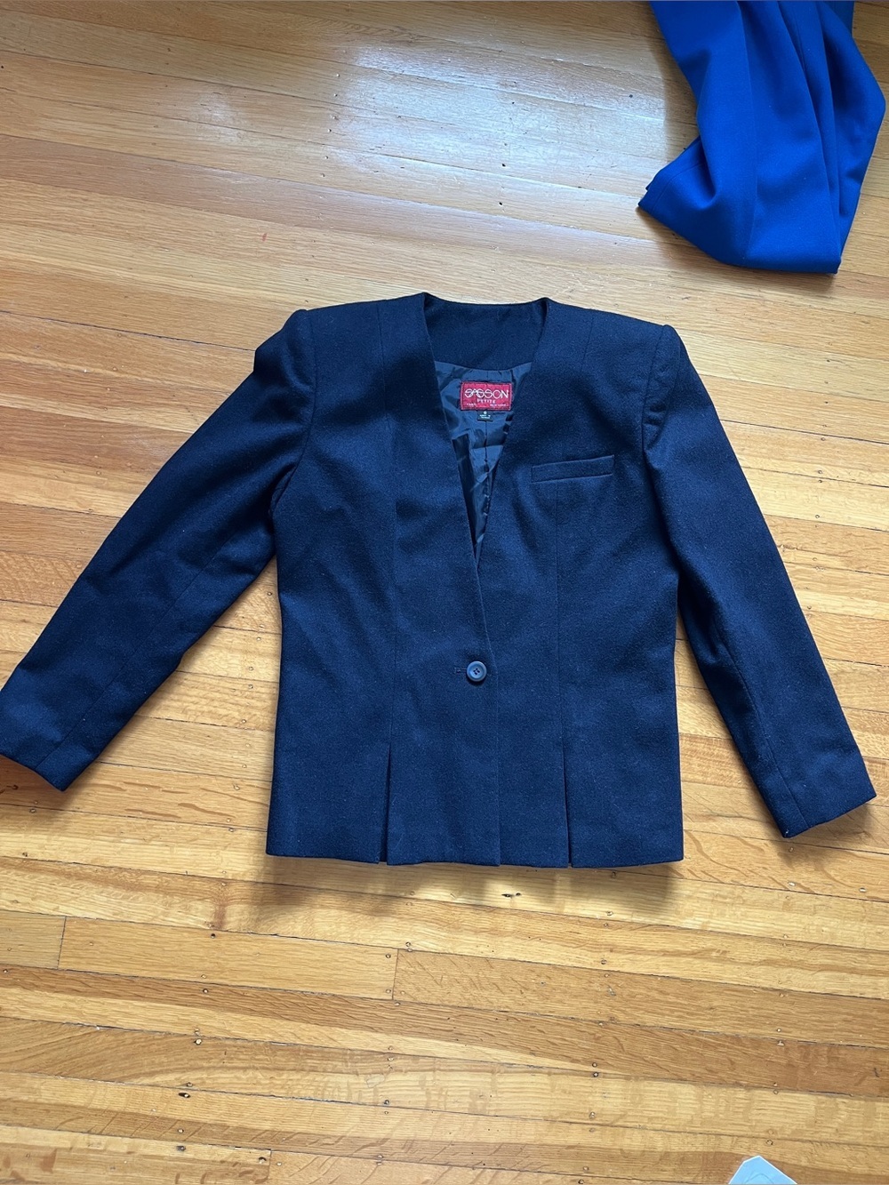 Vintage Sassoon wool minimalist blazer navy strong shoulder 6P scandigirl